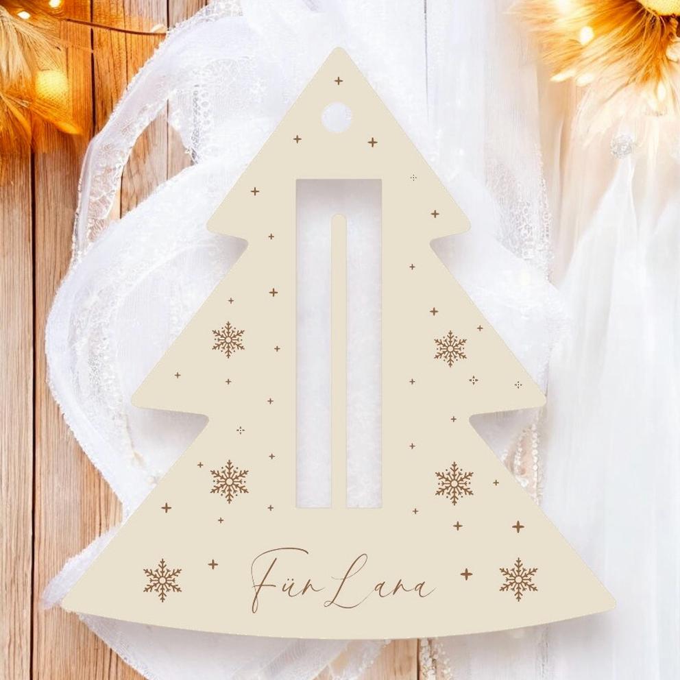 Geldgeschenk Weihnachten Geld schenken personalisierter Tannenbaum Weihnachtsbaum aus Holz mit Namen Anhänger Geschenk Weihnachtsgeschenk