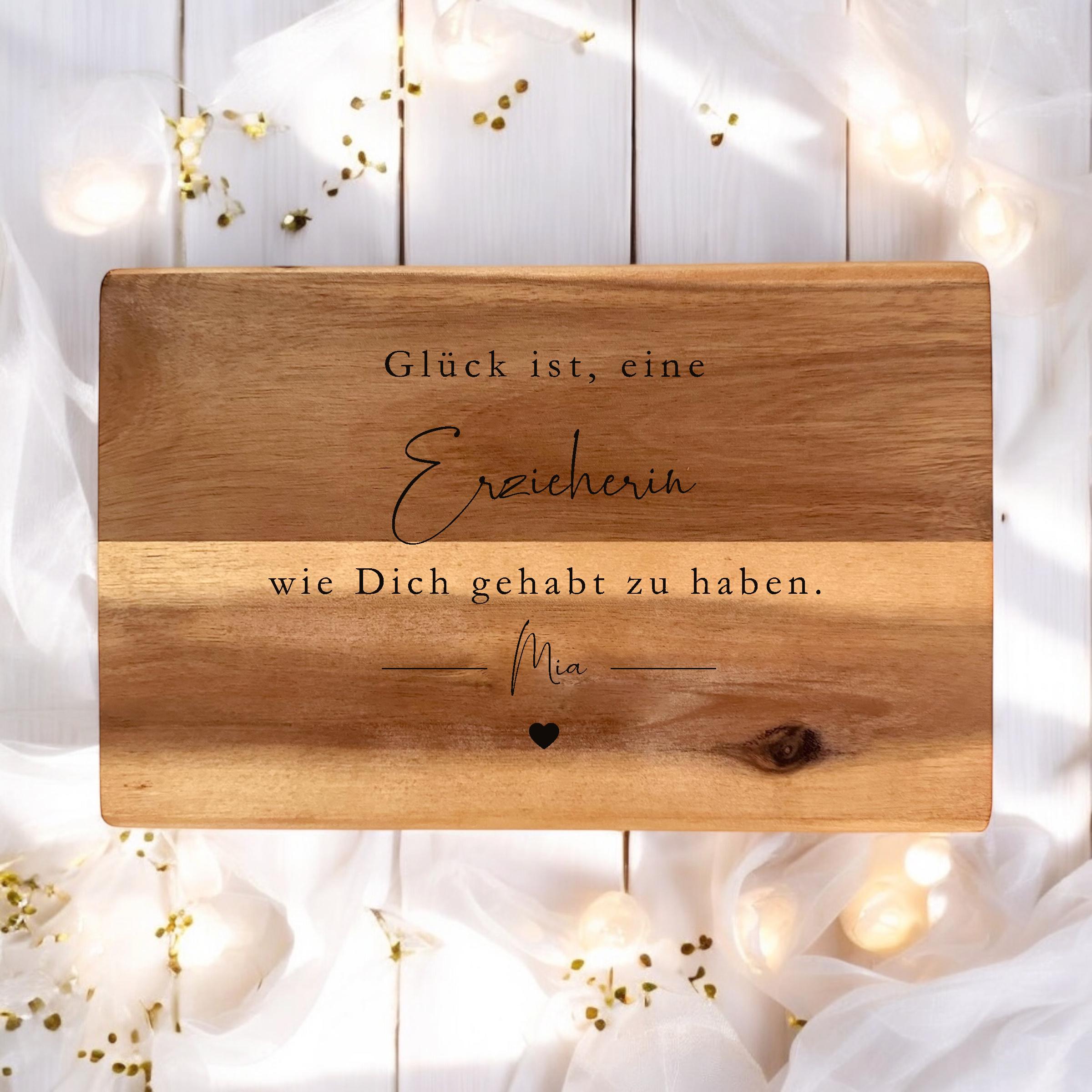 Abschiedsgeschenk Tagesmutter Erzieherin Schneidebrett Name Tageskind Personalisiert Name  Geschenk Abschied Dankeschön Erzieherin mit Herz