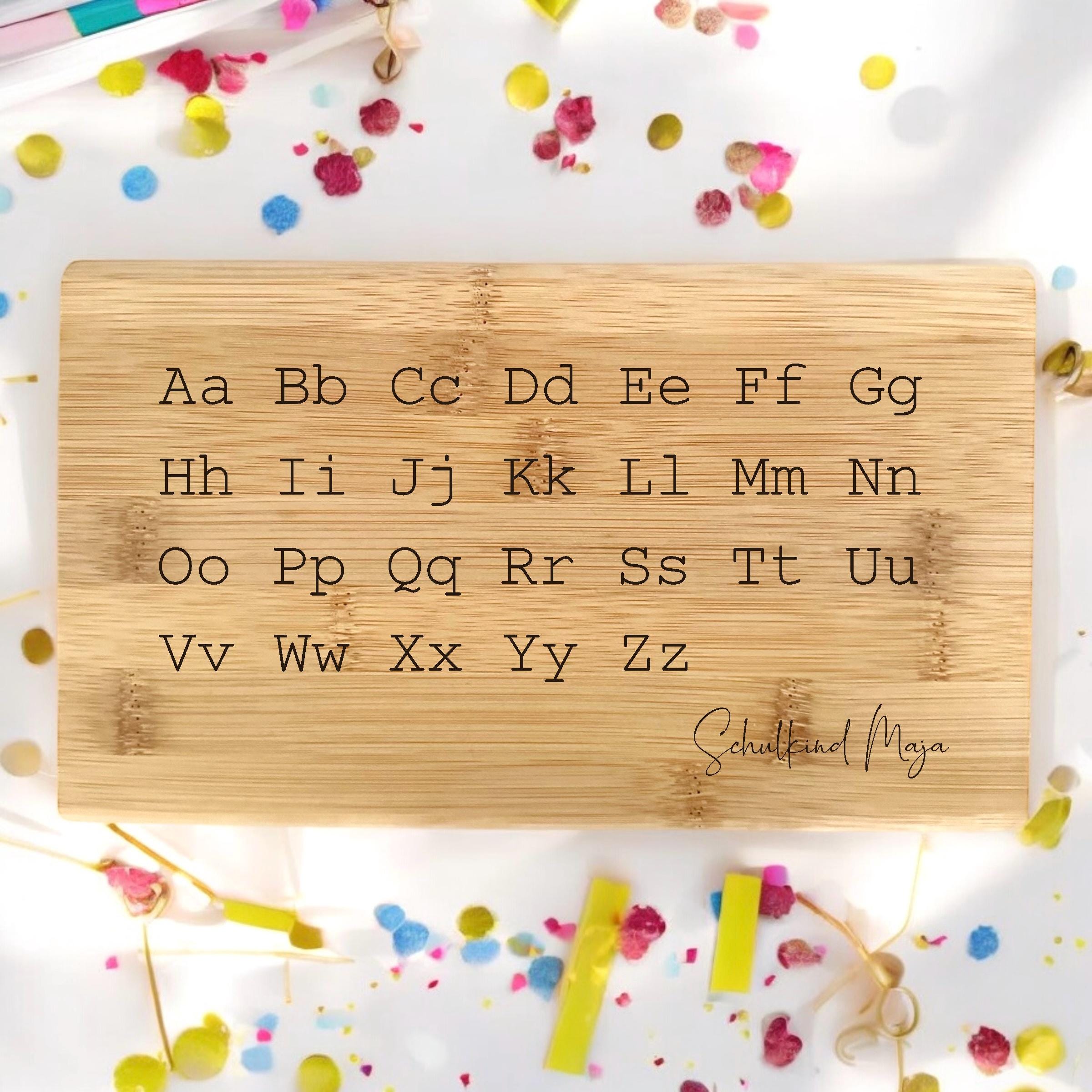 Schulkind 2026 ABC Schulkind Geschenk Schneidebrett personalisiert Name Schulanfang Einschulung Frühstücksbrett Zahlen 1x1 1+1